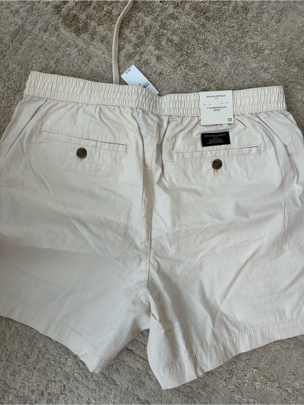 Banana Republic Men's Cream Elastic Waist Drawstring Shorts Size 33 5” inseam - Picture 2 of 3